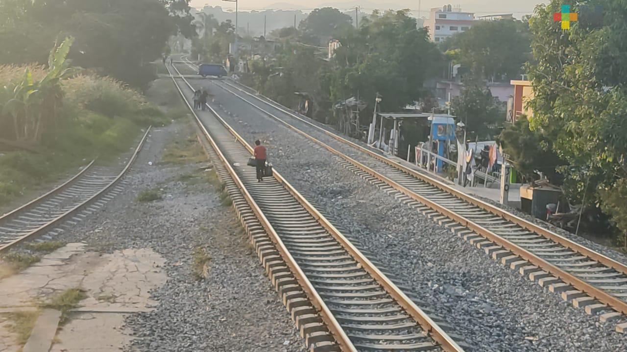 Al final del sexenio se entregarán 2 mil km de vías férreas para trenes de pasajeros: AMLO
