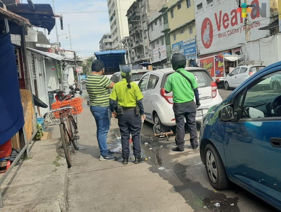 Colocan nuevos parquímetros a una cuadra del mercado Hidalgo de la ciudad de Veracruz