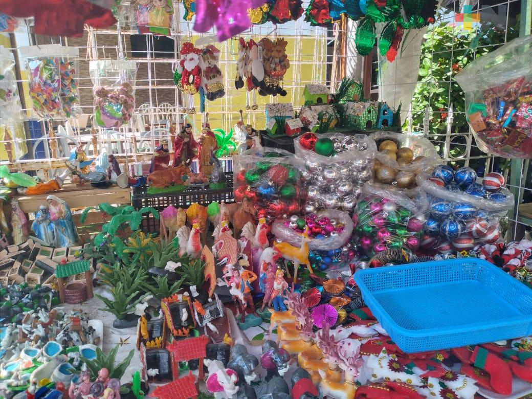 Disminuyen ventas de artículos navideños, reportan comerciantes del mercado Hidalgo de Veracruz