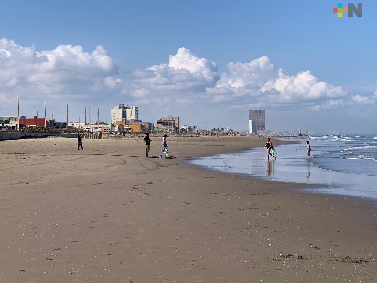 Llegan de otros estados a disfrutar de las playas de Coatzacoalcos