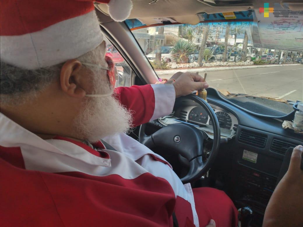 Santa Claus taxista en Veracruz