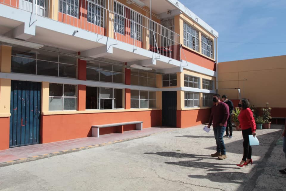 Secretario de Educación supervisó obras de rehabilitación en escuelas de Xalapa