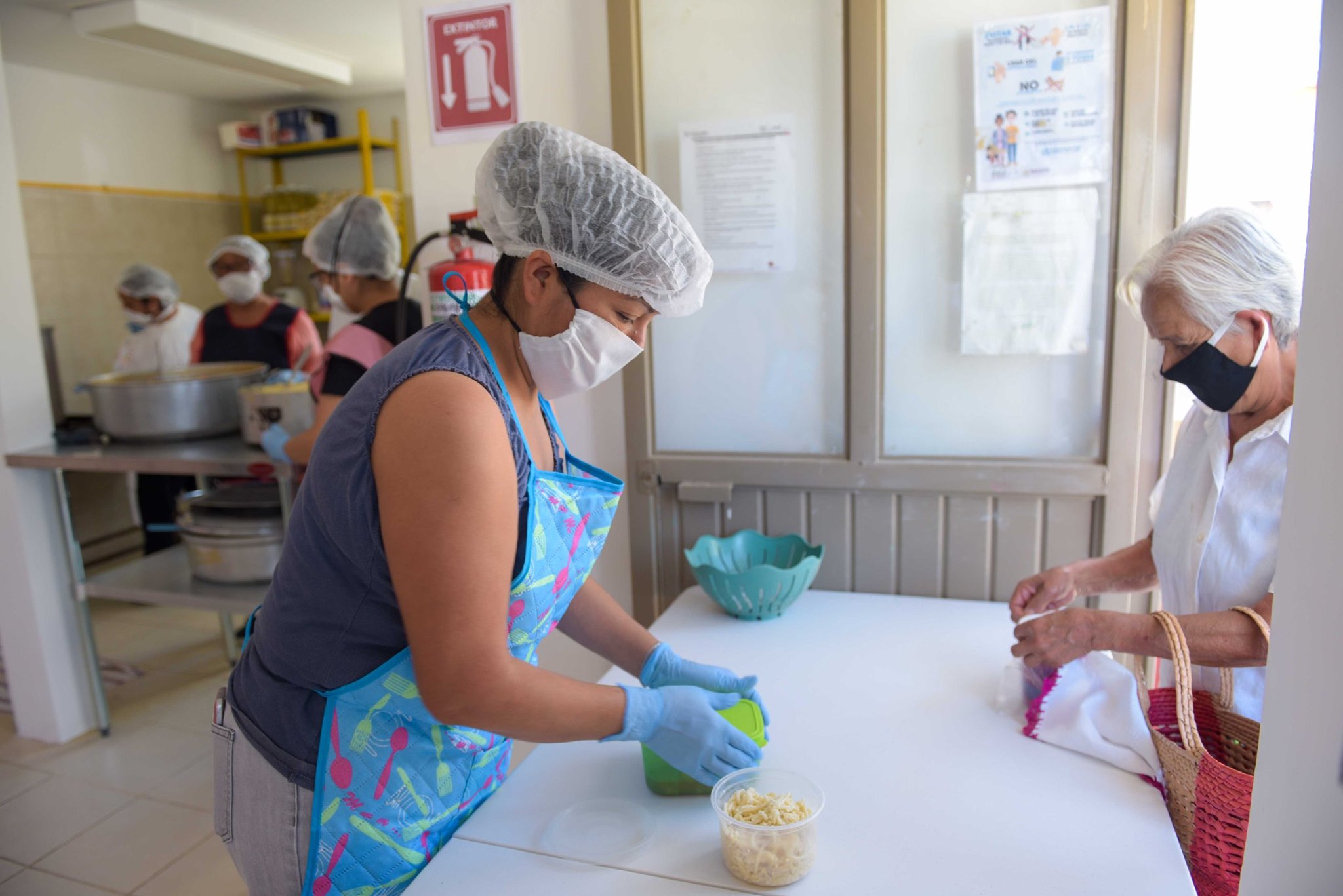 DIF municipal de Xalapa abrió comedores emergentes en apoyo a personas afectadas por pandemia