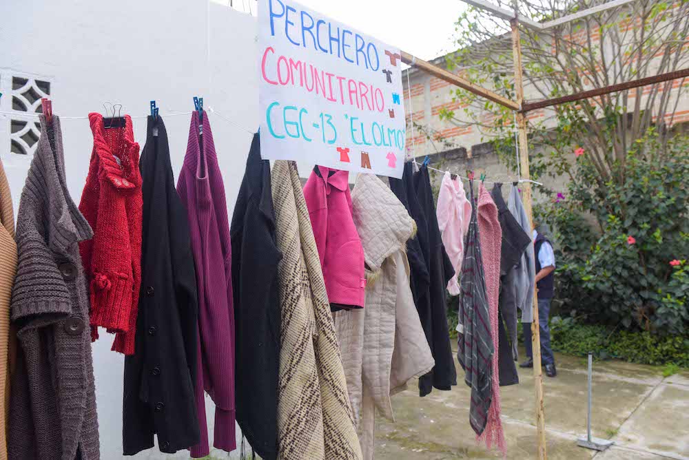 Para paliar frío de gente necesitada, se implementará en Xalapa programa Perchero Solidario