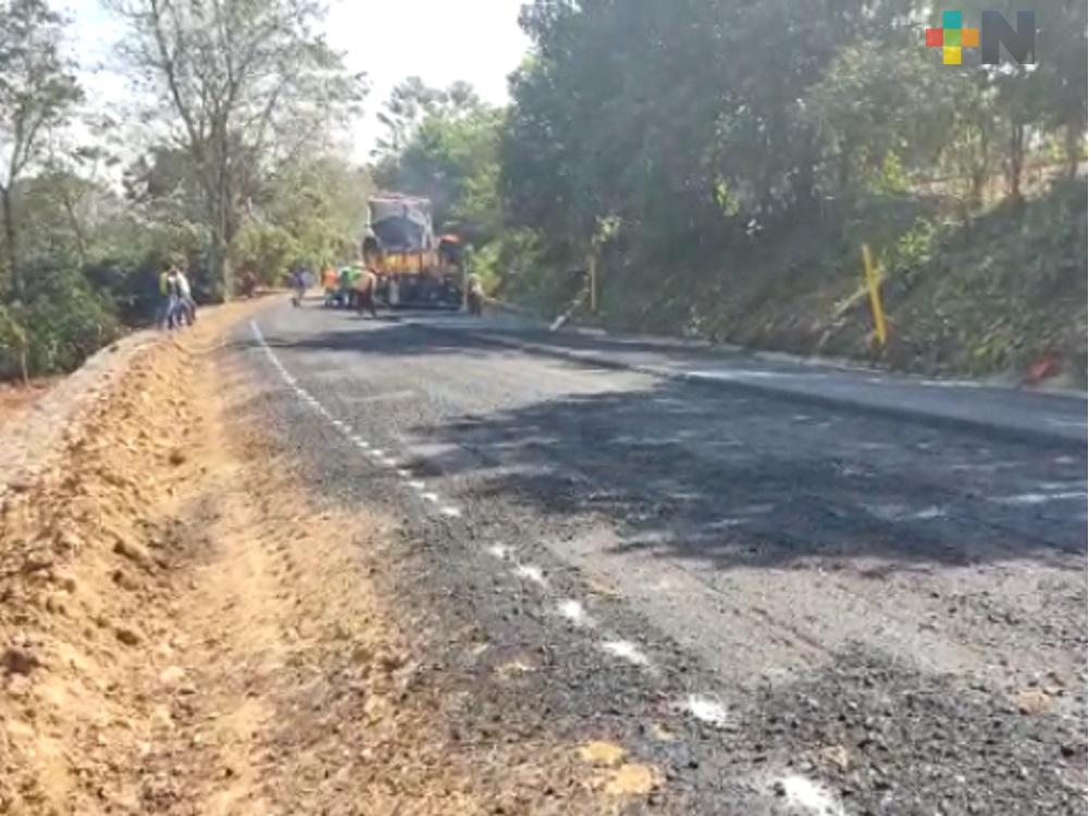 Avanza obra de reparación de carretera Paraíso-Motzorongo