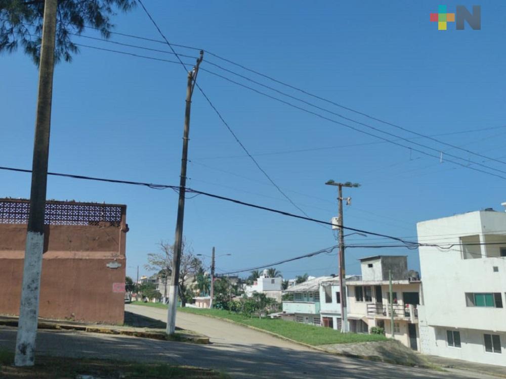 Ambiente cálido en llanura y costa; lluvias por la tarde-noche en zona montañosa y sur de Veracruz