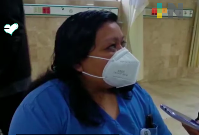 Hospitales del IMSS en Veracruz iniciaron la aplicación de la vacuna contra el COVID-19 al personal médico