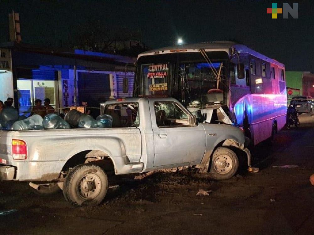Aparatoso accidente deja como saldo más de una decena de personas lesionadas en Coatzacoalcos