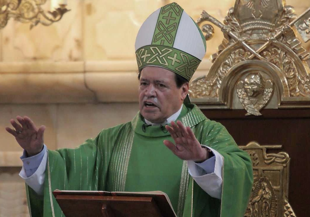 El cardenal Norberto Rivera fue intubado a causa del COVID-19