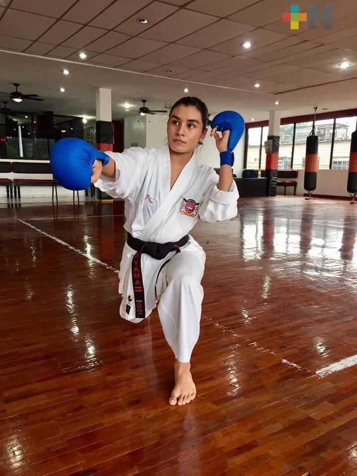 Karatecas veracruzanos compartieron entrenamiento con campeón mundial