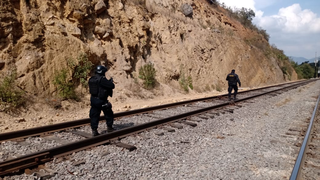 Policías del IPAX se enfrentaron con presuntos delincuentes que dañaron vías del tren en Acultzingo, Veracruz