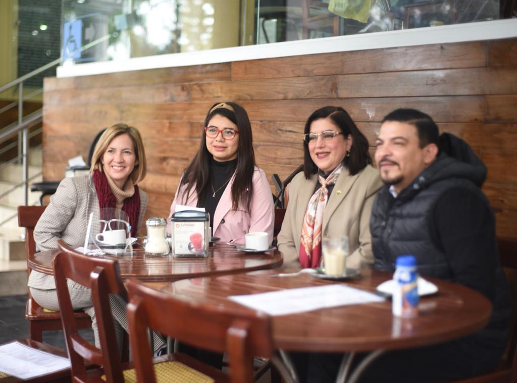 Oficializan invitación a Ricardo Ahued para inscribirse a la alcaldía de Xalapa