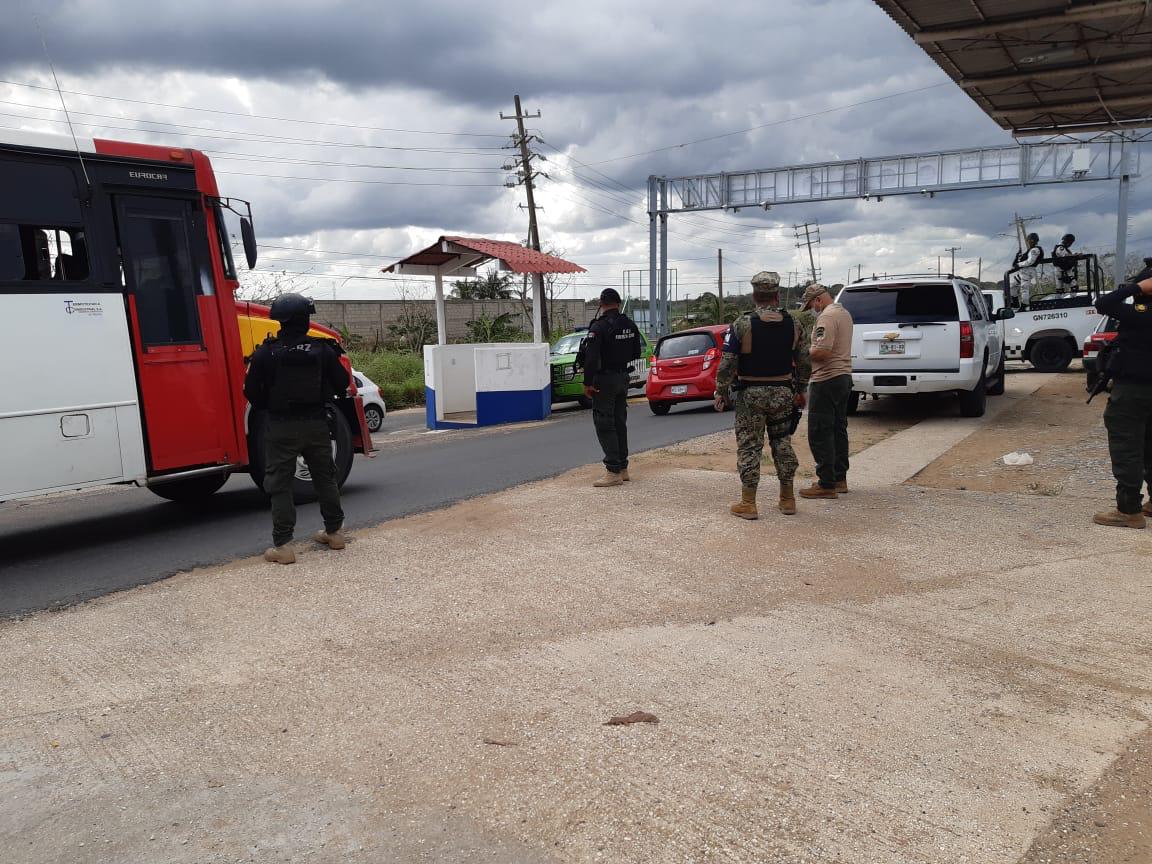 En el sur de Veracruz, más de 2 mil 200 dosis de droga, vehículos y armas asegurados: SSP