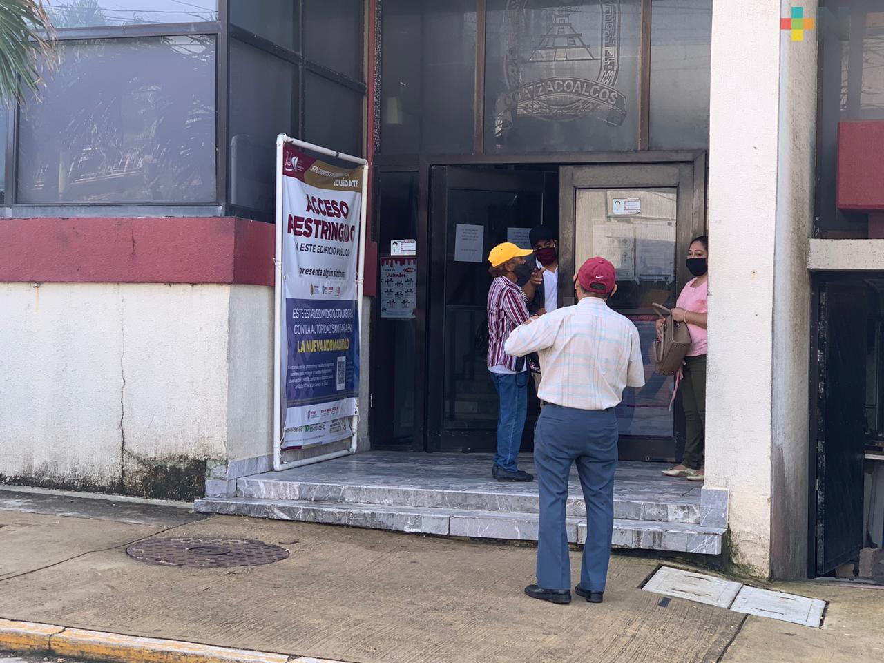 Restringen acceso a las áreas del edificio de Tesorería del Ayuntamiento de Coatzacoalcos