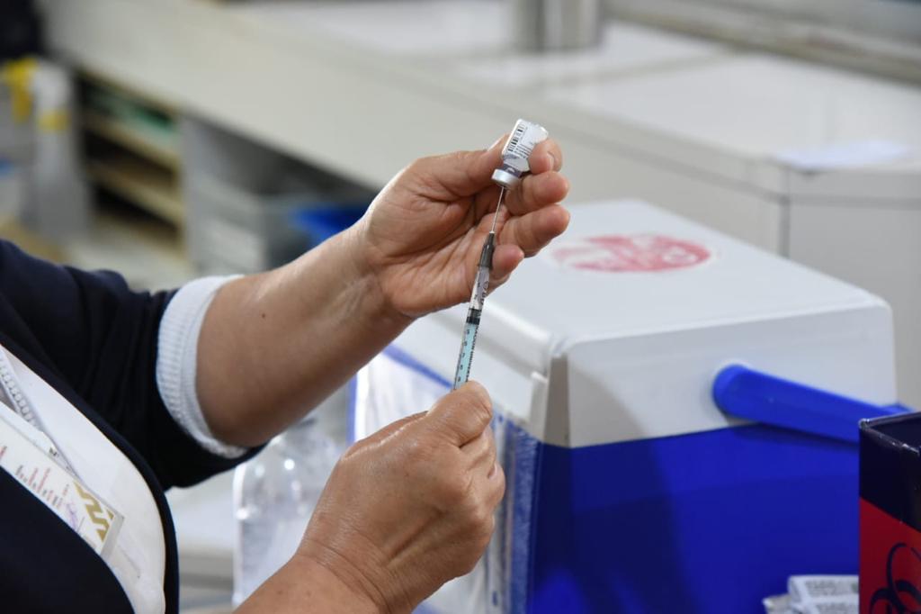 Se han aplicado 329 mil 983 vacunas contra COVID en México