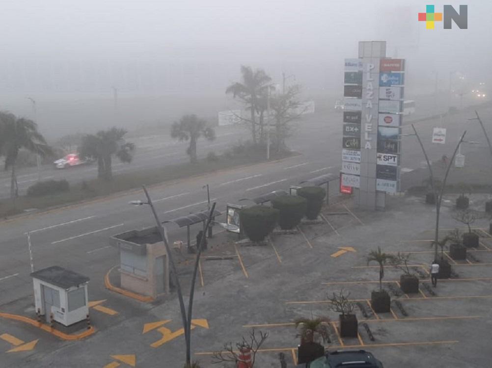 Zona Veracruz-Boca del Río amanece con densa niebla, temperaturas fresca y ambiente húmedo