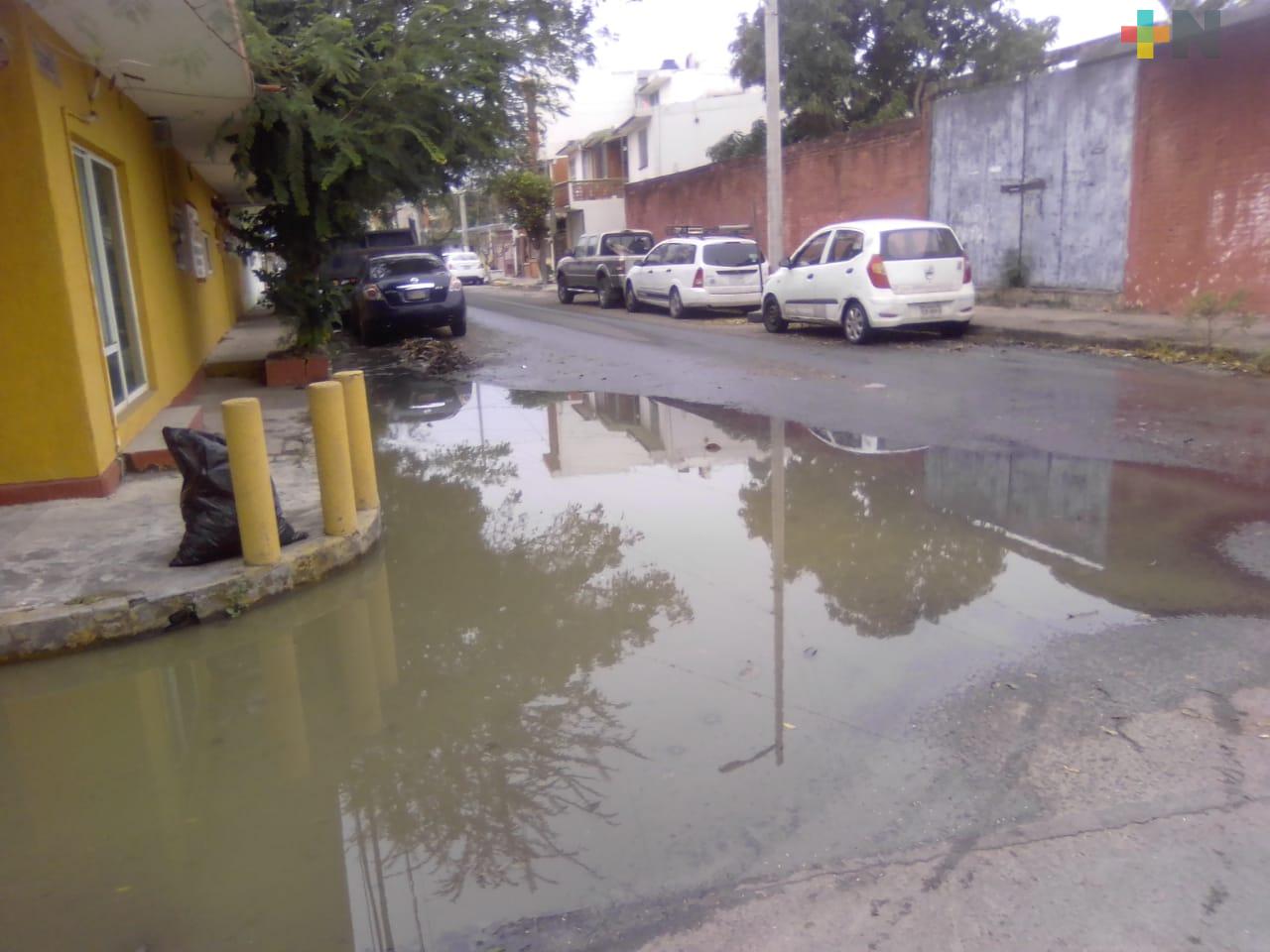 Fugas de aguas negras reportan en colonia Nueva Era del municipio de Boca del Río
