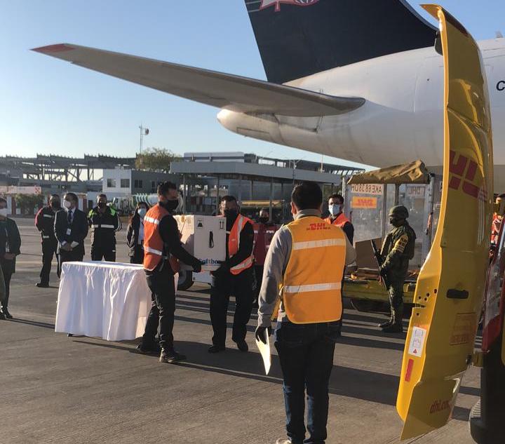 Llegan nuevos embarques de vacunas a Ciudad de México y Coahuila