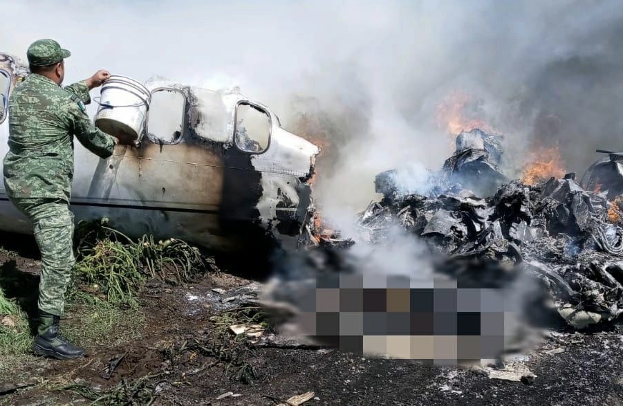 Un jet de la Sedena se accidentó e incendió cerca de Xalapa; se habla de militares fallecidos