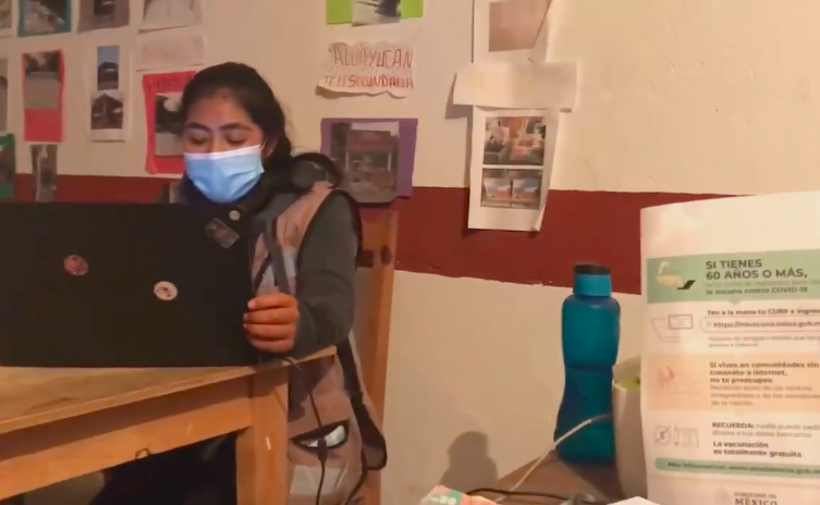 Información sobre vacunación contra COVID-19 se difunde también en lenguas maternas de Veracruz