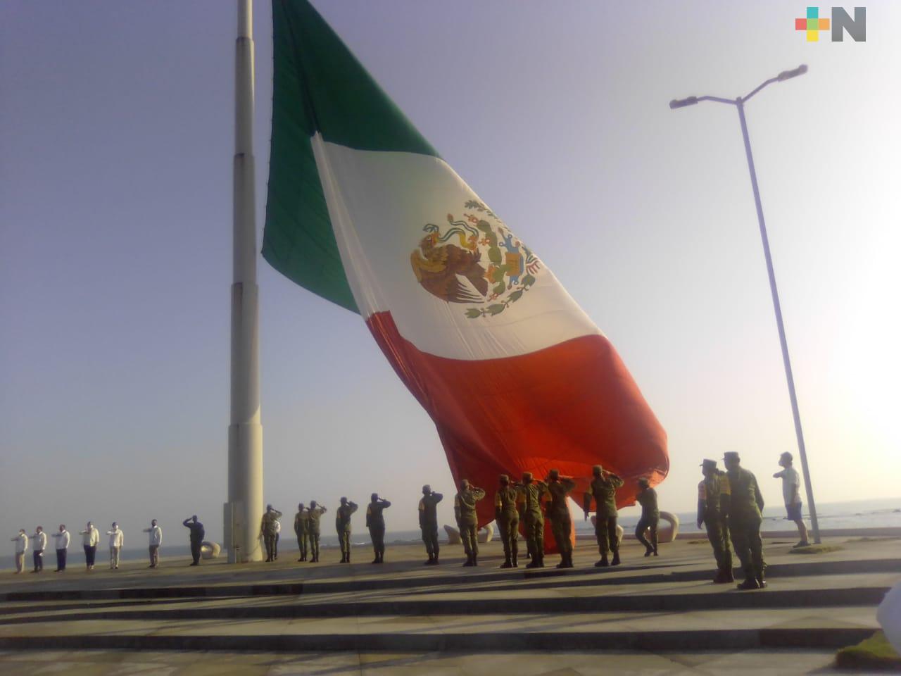 Celebraron el Día de la Bandera en el puerto de Veracruz