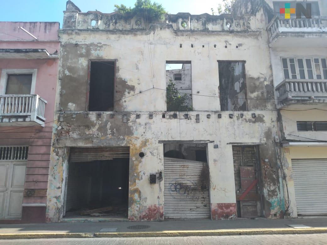 Edificios abandonados en  Centro Histórico de Veracruz son un peligro