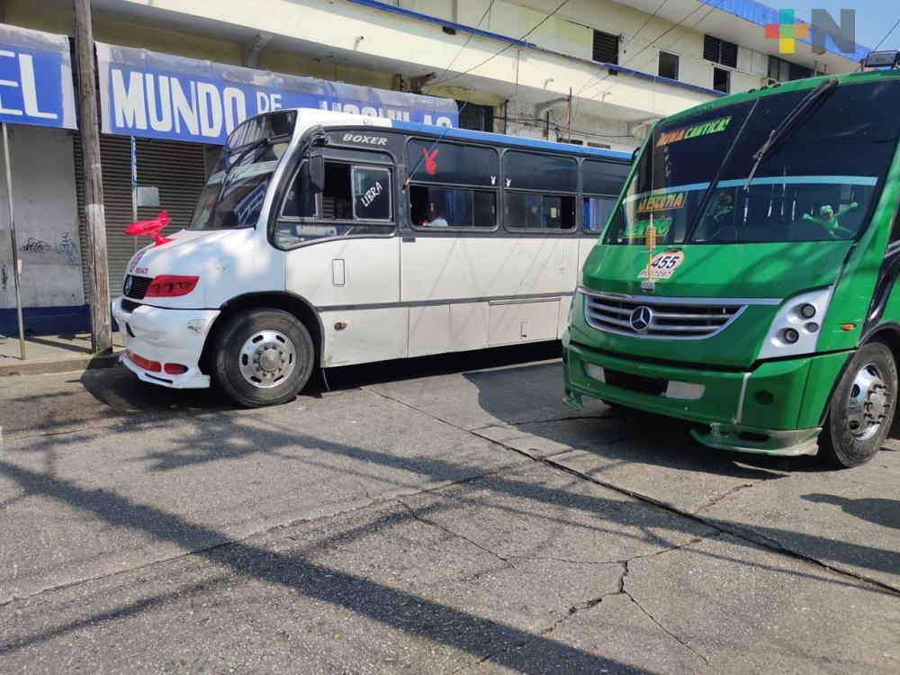 En Coatzacoalcos, continúa el abandono de rutas de transporte urbano debido a pandemia