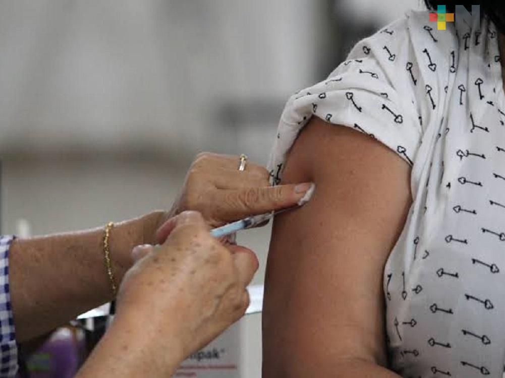Continúan vacunando contra la influenza, en Coatzacoalcos