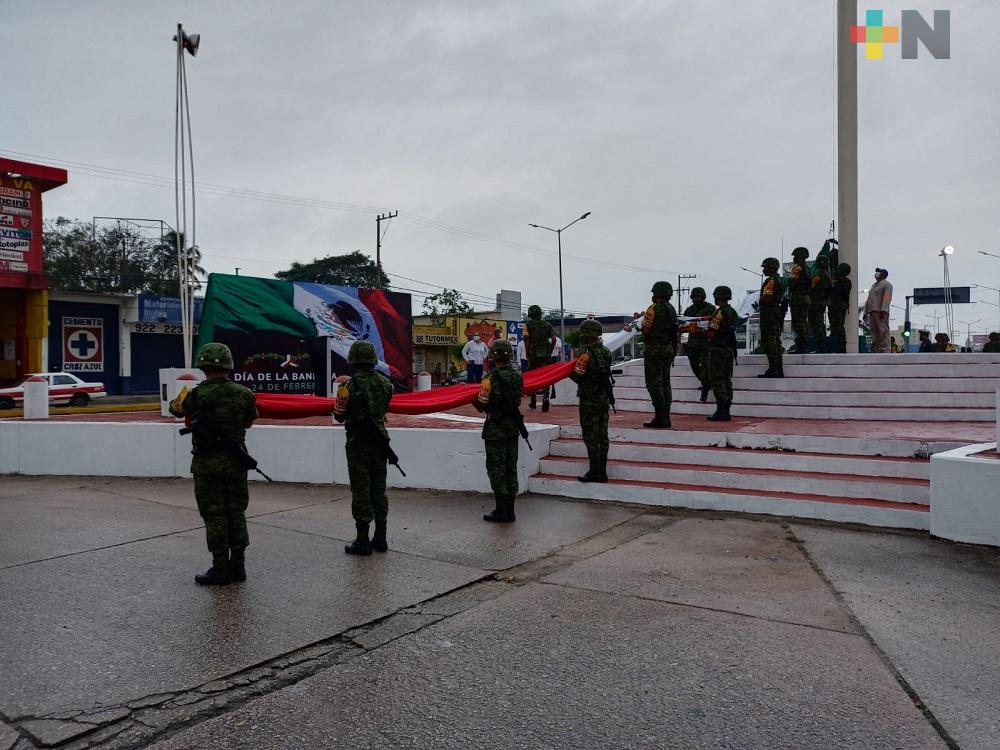 En Minatitlán también realizaron conmemoración del Día de la Bandera