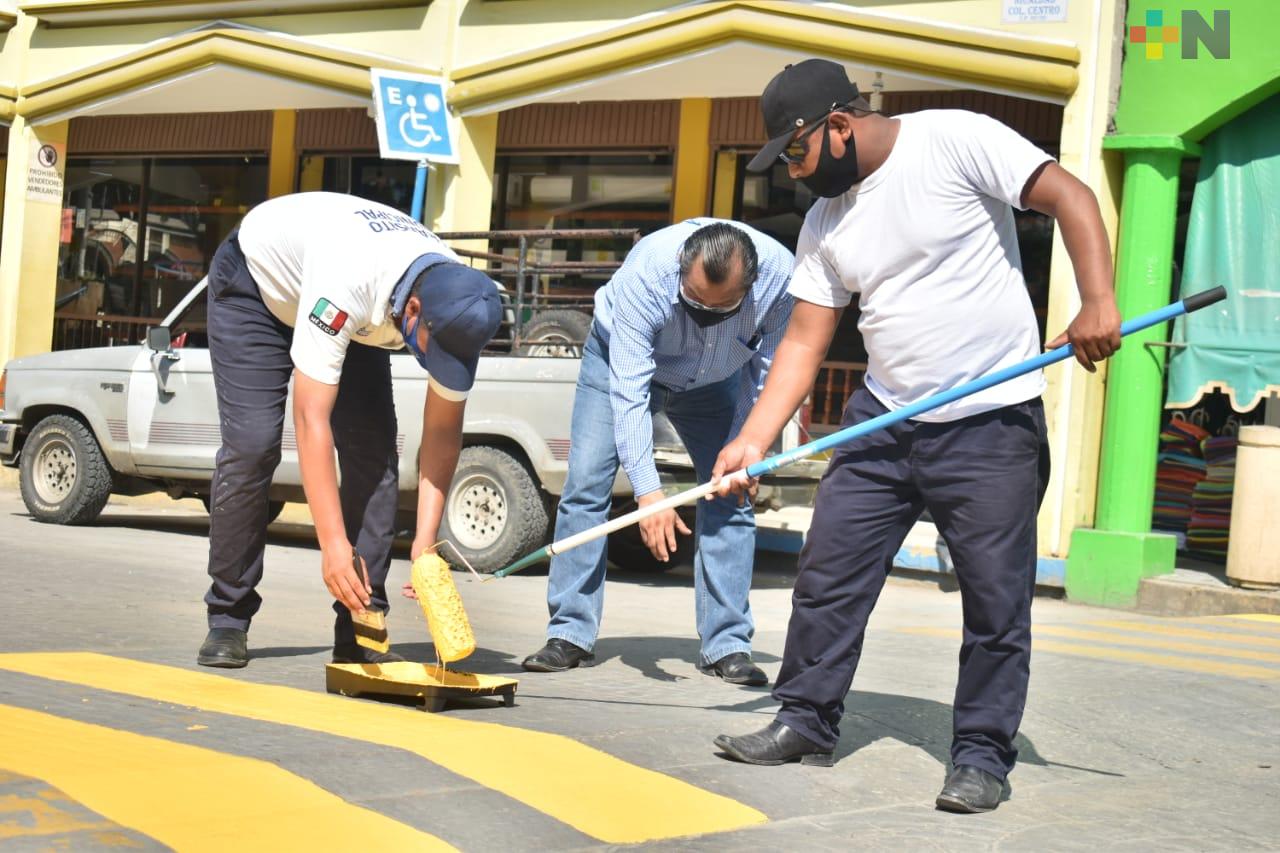 Dan mantenimiento a calles de Tantoyuca