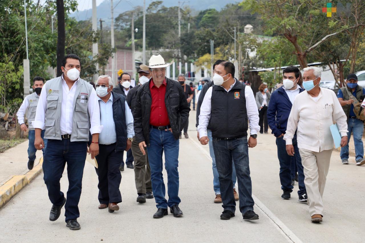 Supervisa Gobierno del Estado obras de electrificación y mejoramiento de vivienda, en la región central