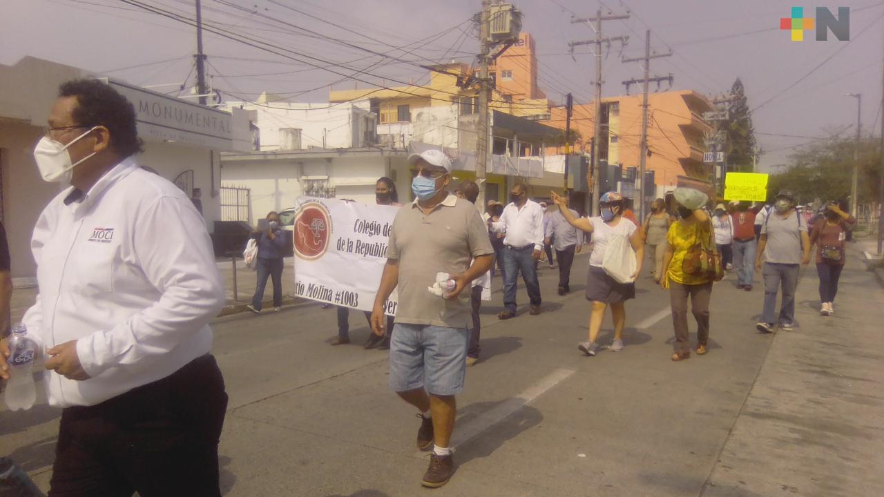 Integrantes de MOCI marchan en contra de Grupo MAS en Veracruz