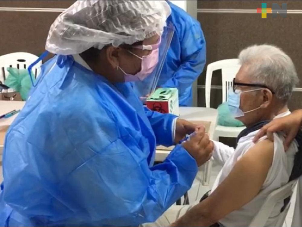 Se cubrirá el 70% de adultos mayores vacunados en Nanchital: Manuel Huerta