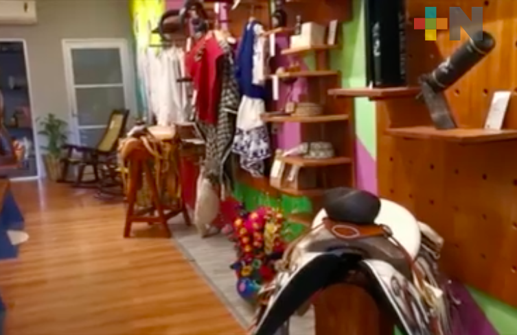 Diputada Rosalinda Galindo invita a adquirir artesanías en la tienda «Veracruz me llena de orgullo»