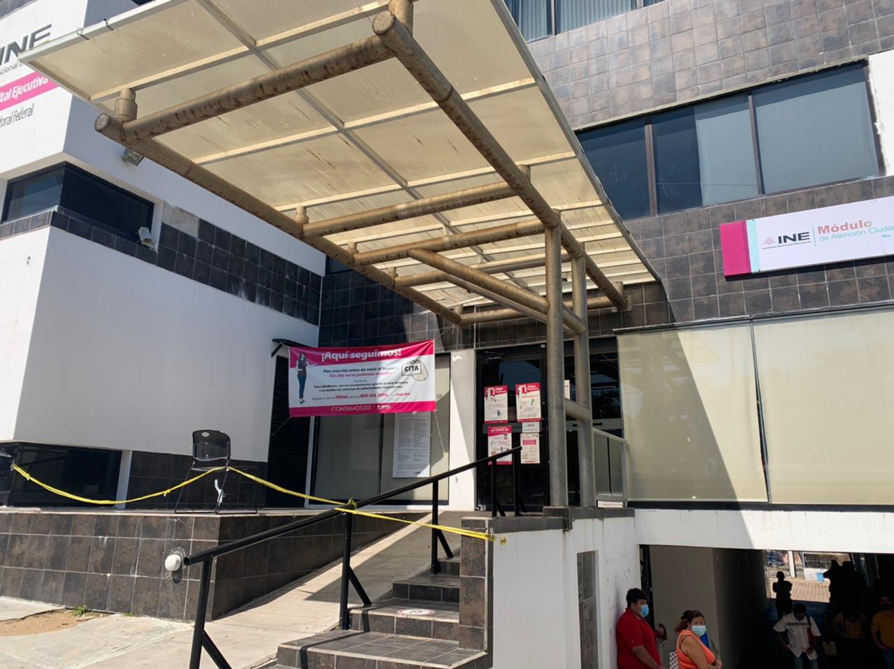 Renuncian suplentes de candidatos a diputados federales