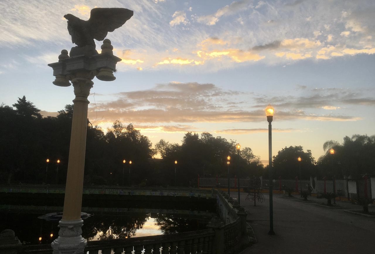 Xalapa, amanecer en el paseo de Los Lagos