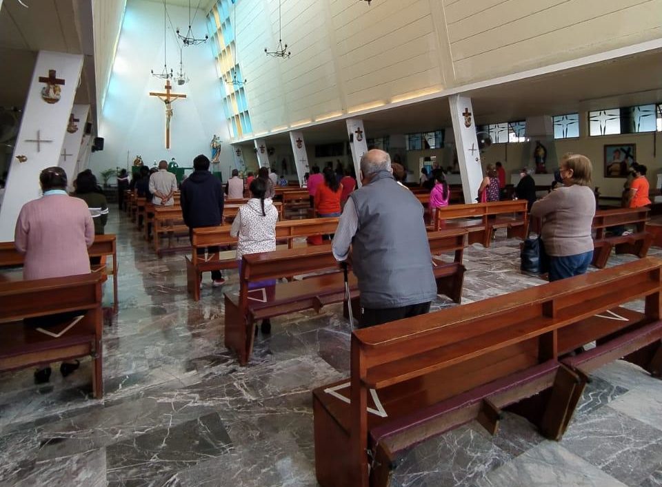 Iglesia católica llama a población mantenerse en casa y evitar contagios; templos permanecerán abiertos