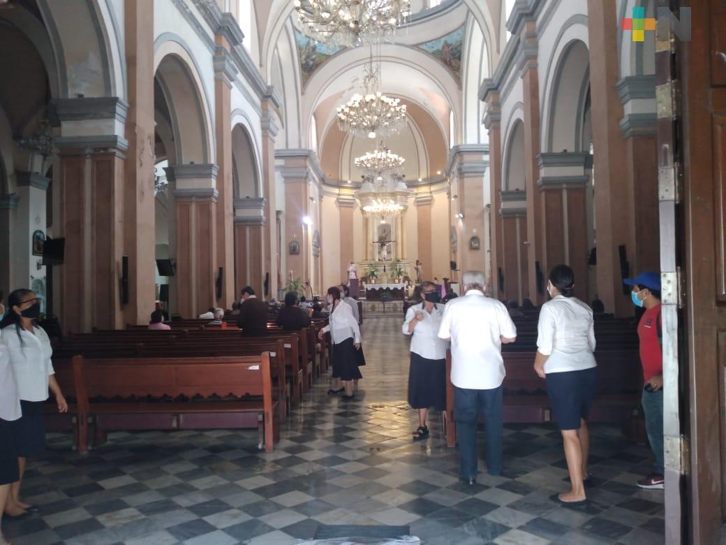 Con un aforo del 50 %, Catedral de Veracruz celebra  Domingo de Ramos