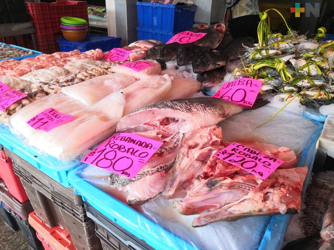 Reportan bajas ventas de pescado a inicio de Cuaresma en puerto de Veracruz
