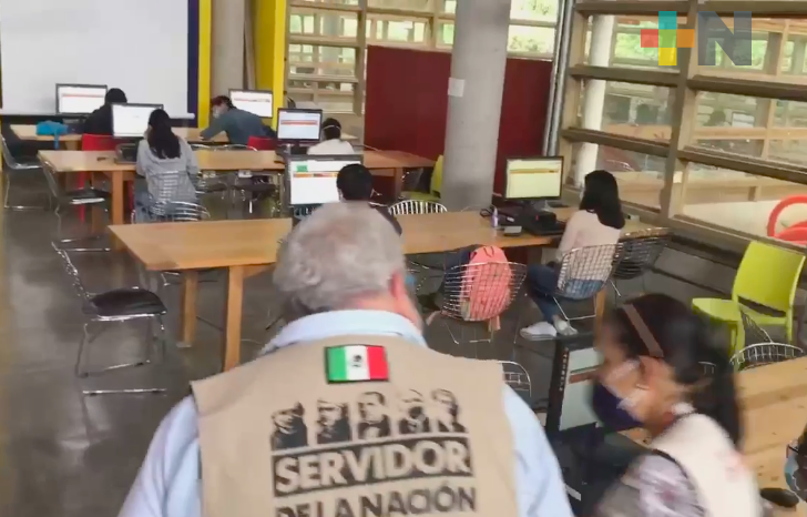 Estudiantes de la UV apoyan a la Secretaría de Bienestar en el registro de adultos mayores para la vacunación