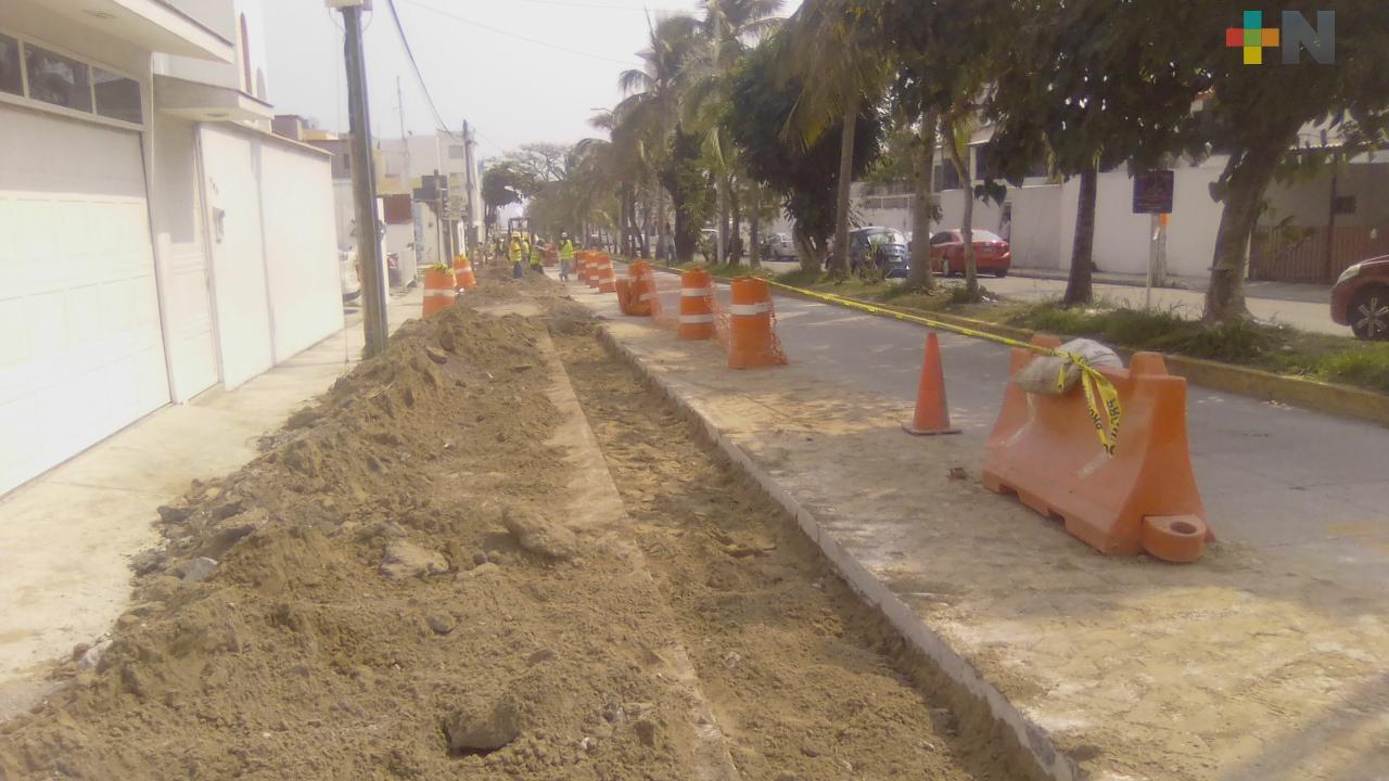 Trabajos de calle del fraccionamiento la Tampiquera de Boca del Río afectan la vialidad