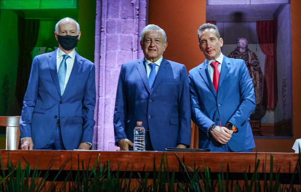 Presidente destaca ante empresarios y banqueros estrategia de recuperación económica