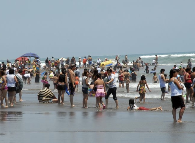 Pese a riesgo de contagio de covid, playas de Veracruz tuvieron gran afluencia de visitantes