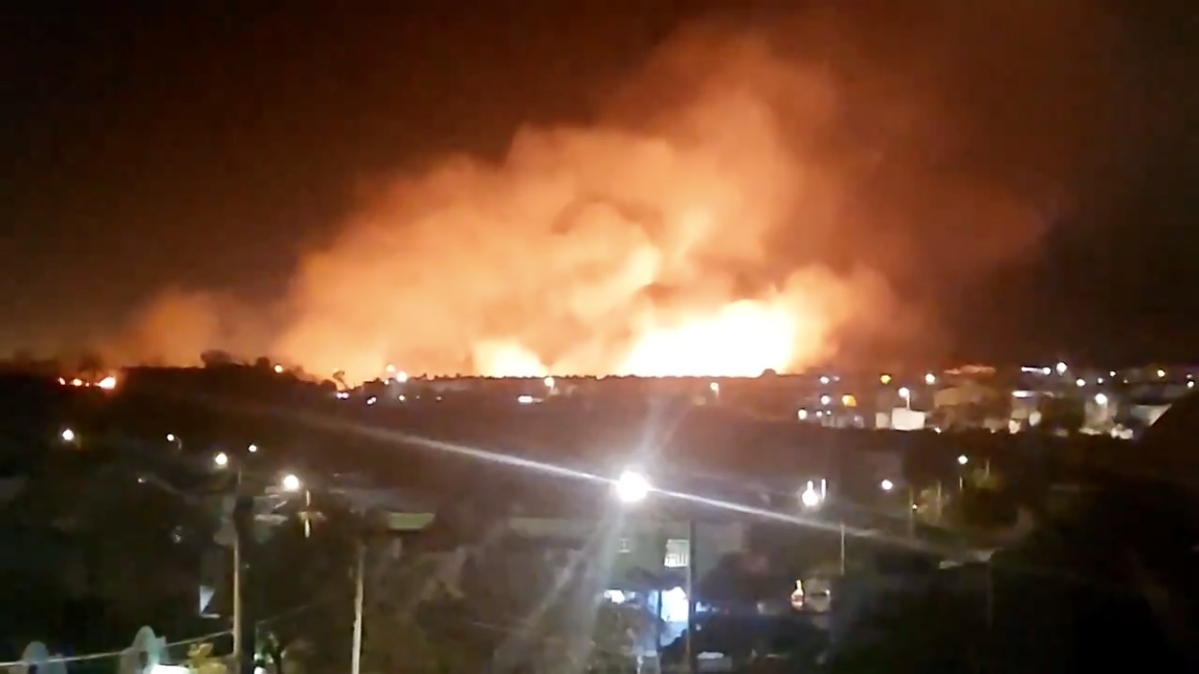 Incendio de pastizal provocó gran expectación en el puerto de Veracruz