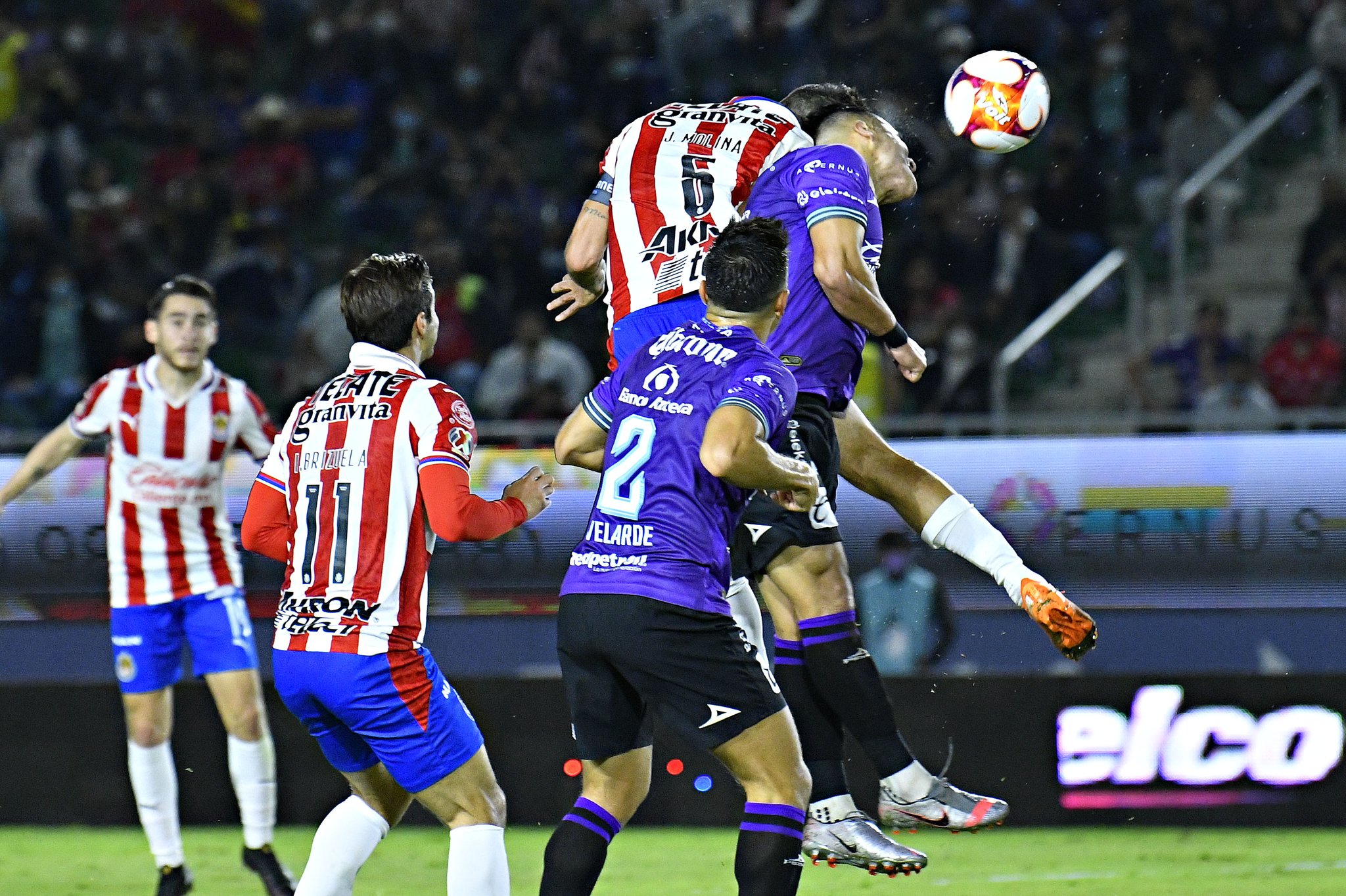 Otro pobre empate de las Chivas: 1-1 con Mazatlán