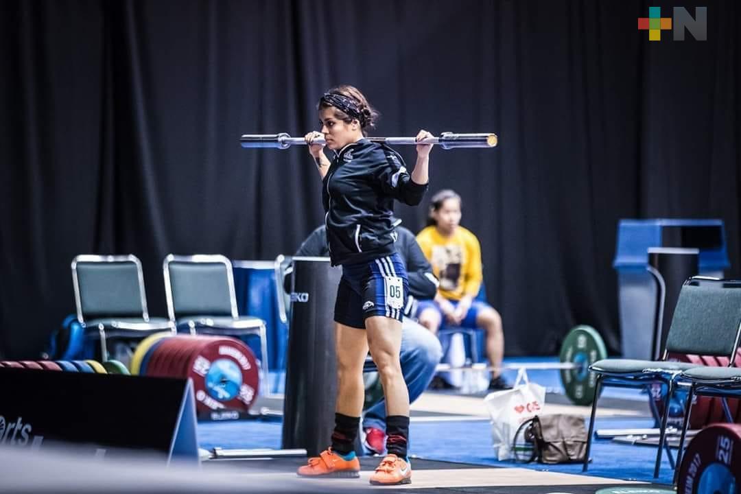 Pesistas veracruzanos toman campamento en Nuevo León