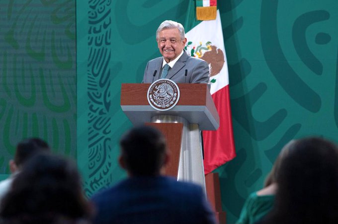 Mediante una carta, solicitó AMLO investigar a juez que frenó reforma a la ley eléctrica