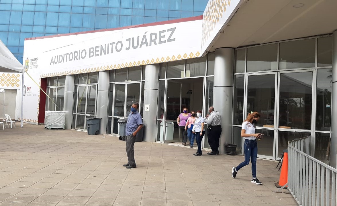 Este martes 9 de marzo iniciará vacunación en ciudad de Veracruz; preparan Auditorio Benito Juárez