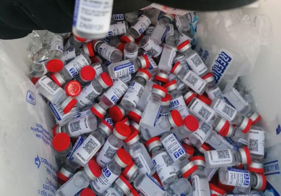 Recibe Birmex 4.4 millones de vacunas AstraZeneca envasadas en territorio mexicano