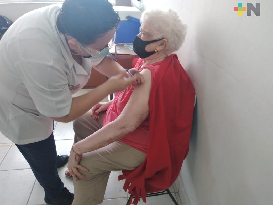 En México no se contempla mezclar vacunas para completar esquemas contra COVID-19